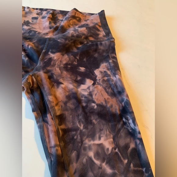 Align leggings size 4. 25 “. Graphite grey/pastel pink diamond dye. - Picture 4 of 10